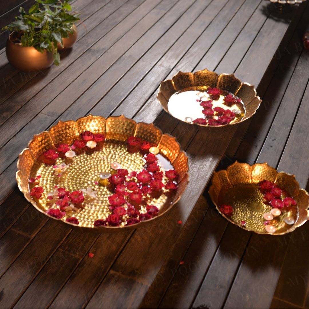 Embellishing Scallop Shiny Gold Urli