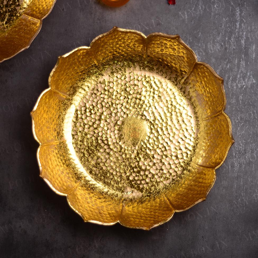 Embellishing Scallop Shiny Gold Urli