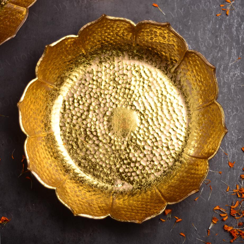 Embellishing Scallop Shiny Gold Urli