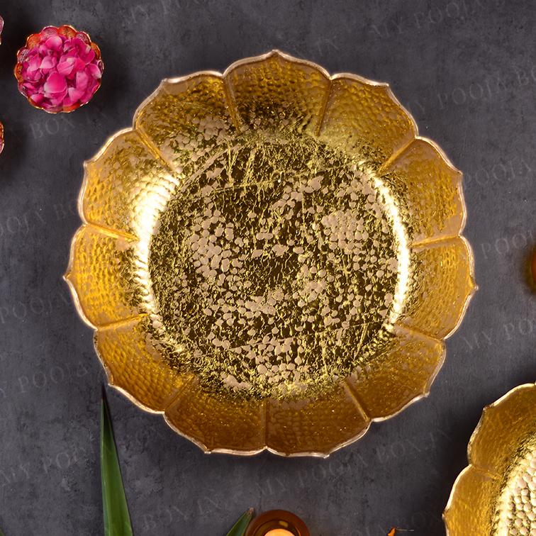 Embellishing Scallop Shiny Gold Urli
