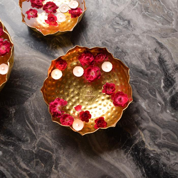 Glistening Gold Metal Urli