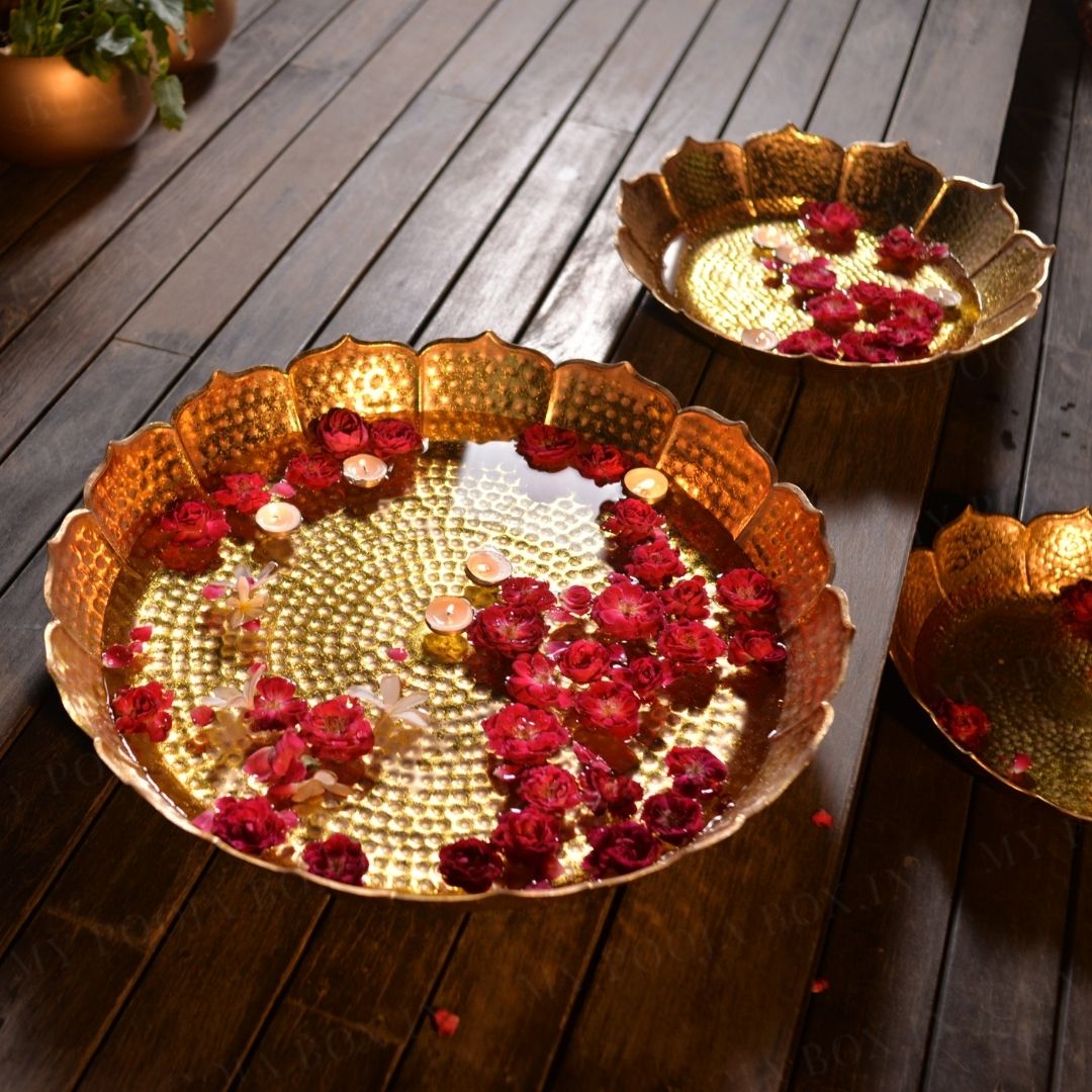 Embellishing Scallop Shiny Gold Urli