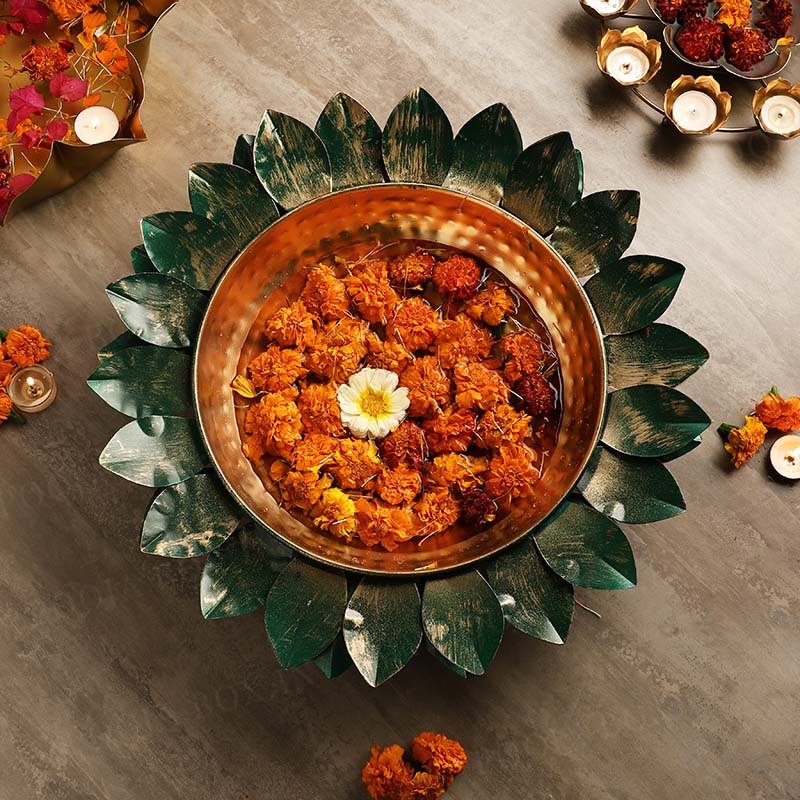 Decorative Vivid Lotus Urli