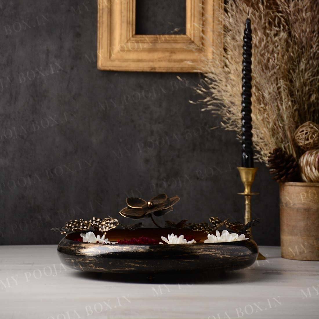 Spring Blossom Black Elegant Urli