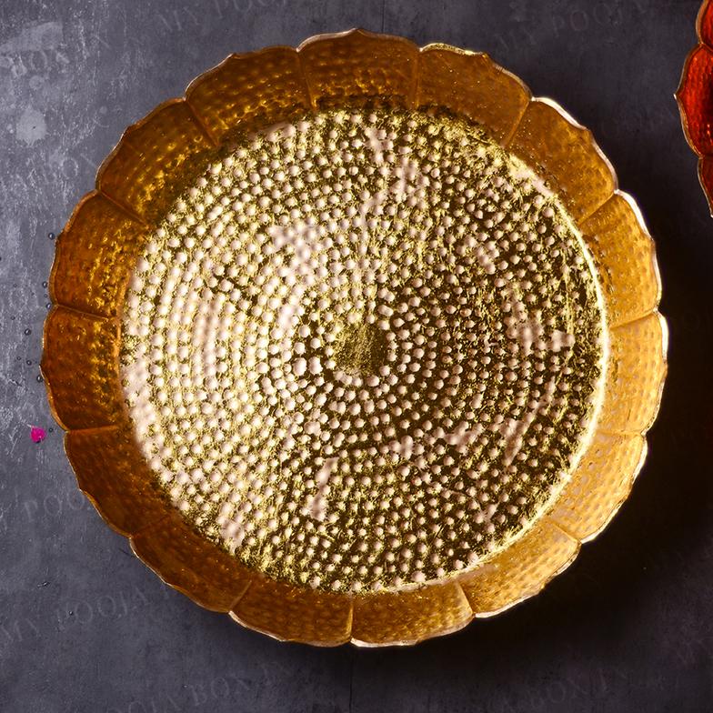 Embellishing Scallop Shiny Gold Urli