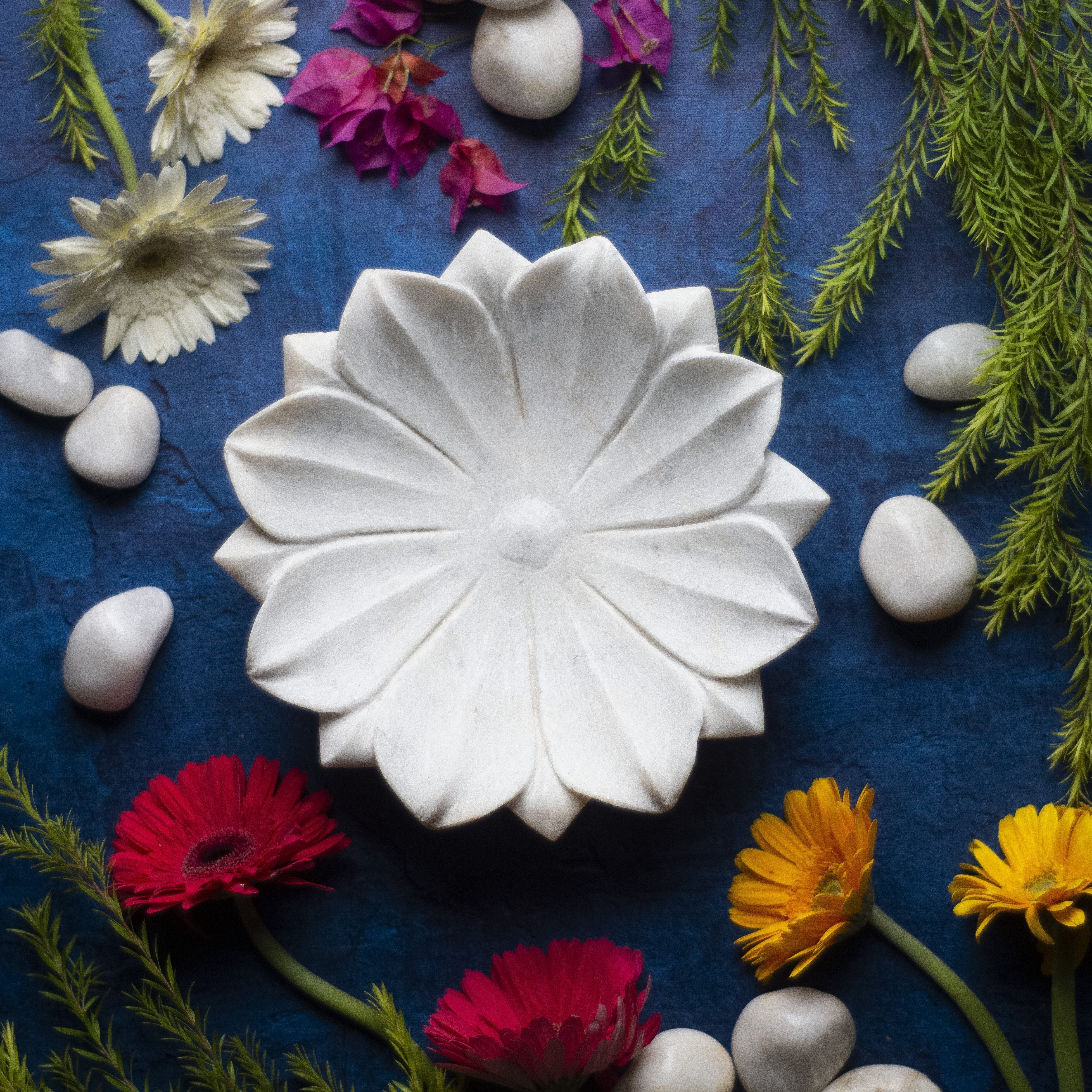 Elegant Floral Marble Urli