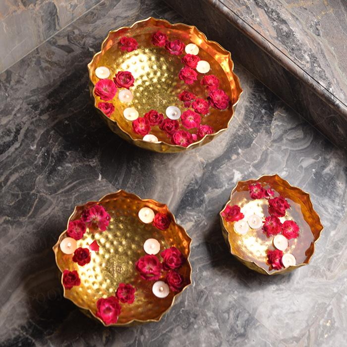 Glistening Gold Metal Urli