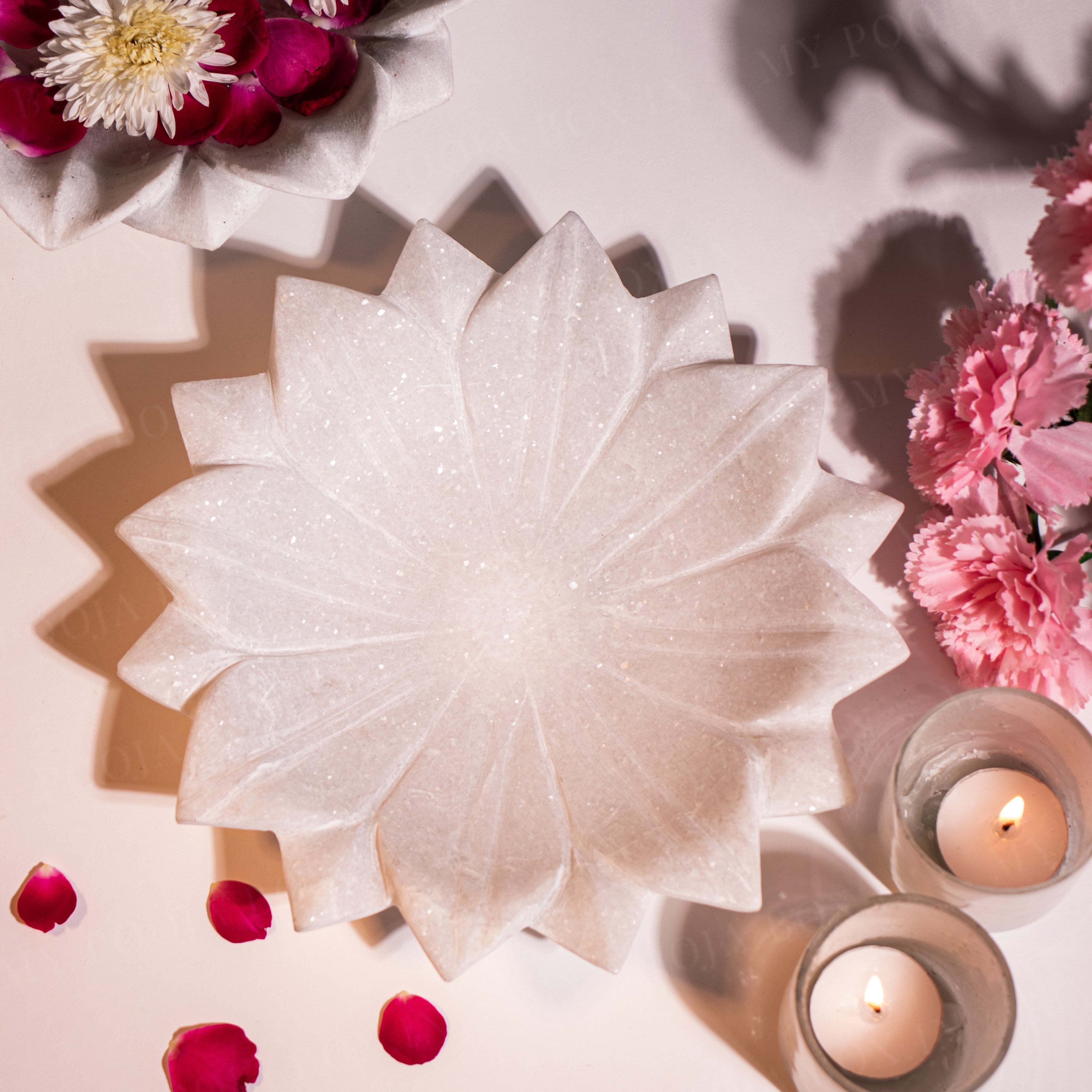 Elegant Floral Marble Urli