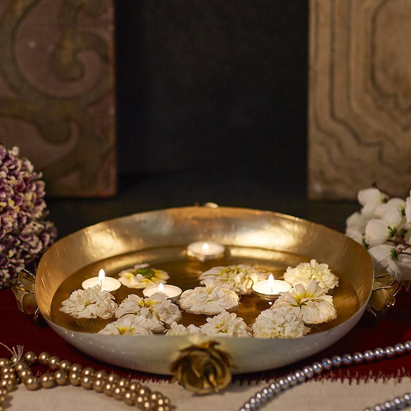 Beauteous Decor Rose Urli